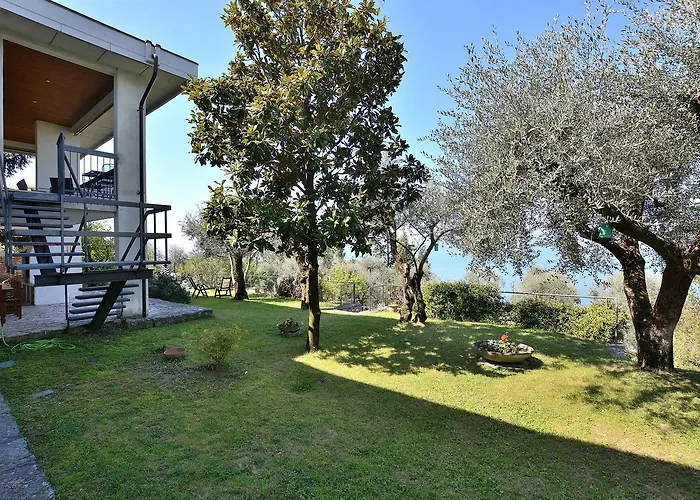 Retro Villa Torri Del Benaco